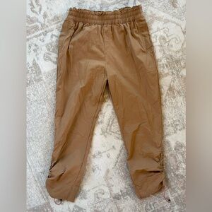 Women’s Columbia windbreaker hiking pants - Size medium